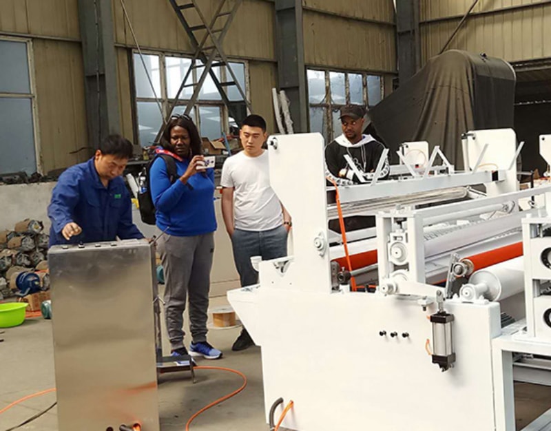 衛生紙（zhǐ）加工（gōng）設備